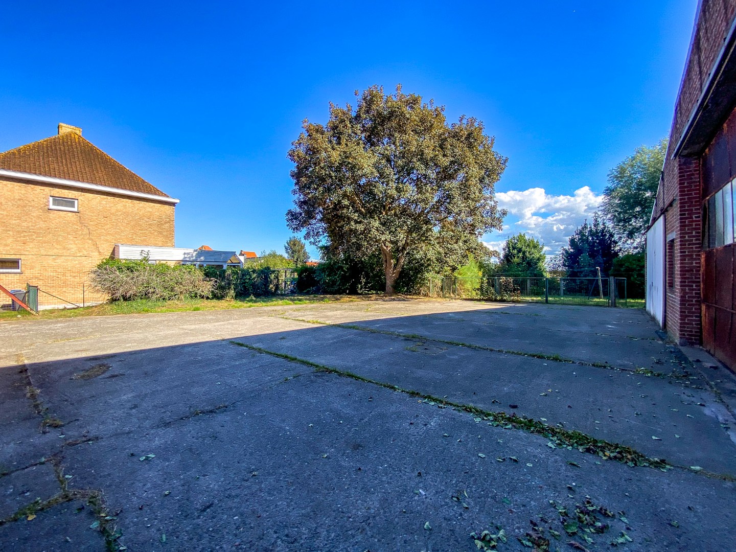 Woning met een enorm potentieel aan bruikbare oppervlakte op 1441m². 