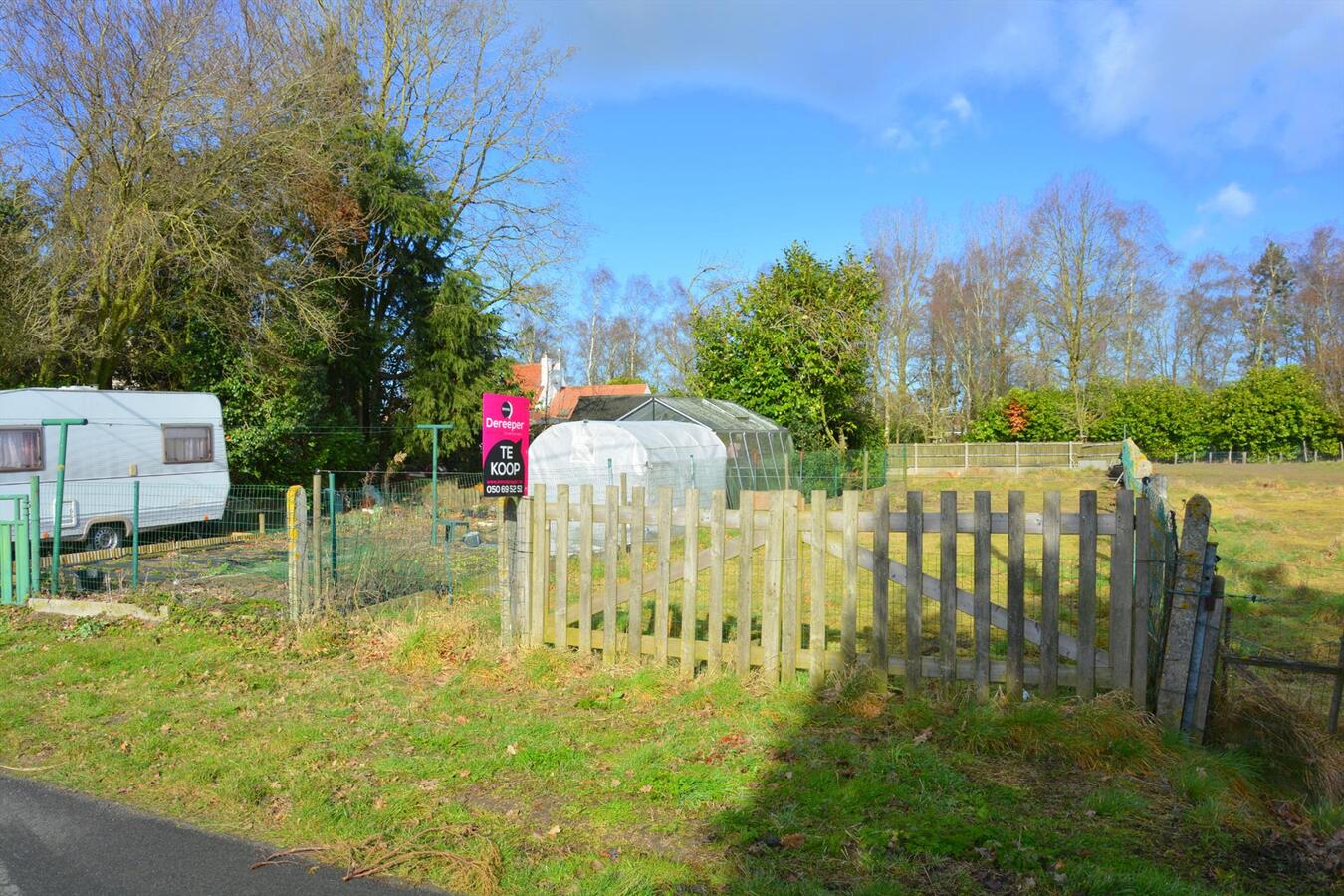 Ruime half-open woning 