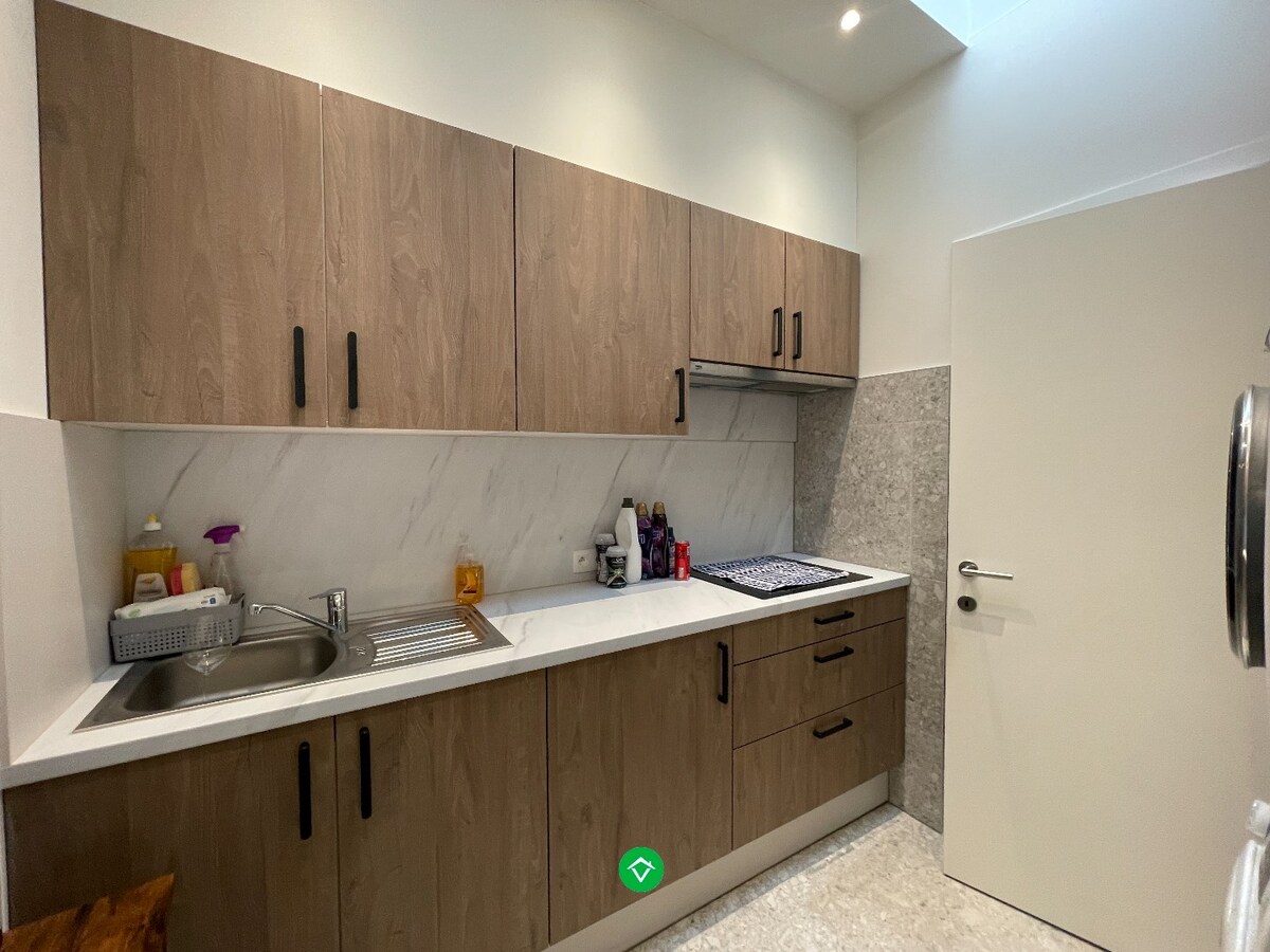 Gerenoveerde woning met 2 slaapkamers in centrum Roeselare 