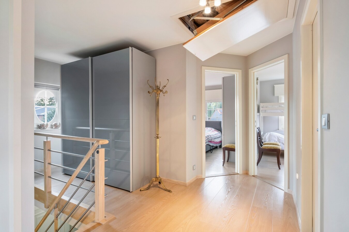 Stijlvolle villa met zwembad op rustige locatie te Bissegem/Heule te koop ! 