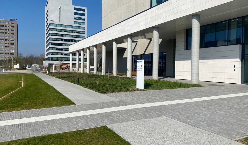 Nieuwbouw kantoren te huur langs E40 in Zwijnaarde