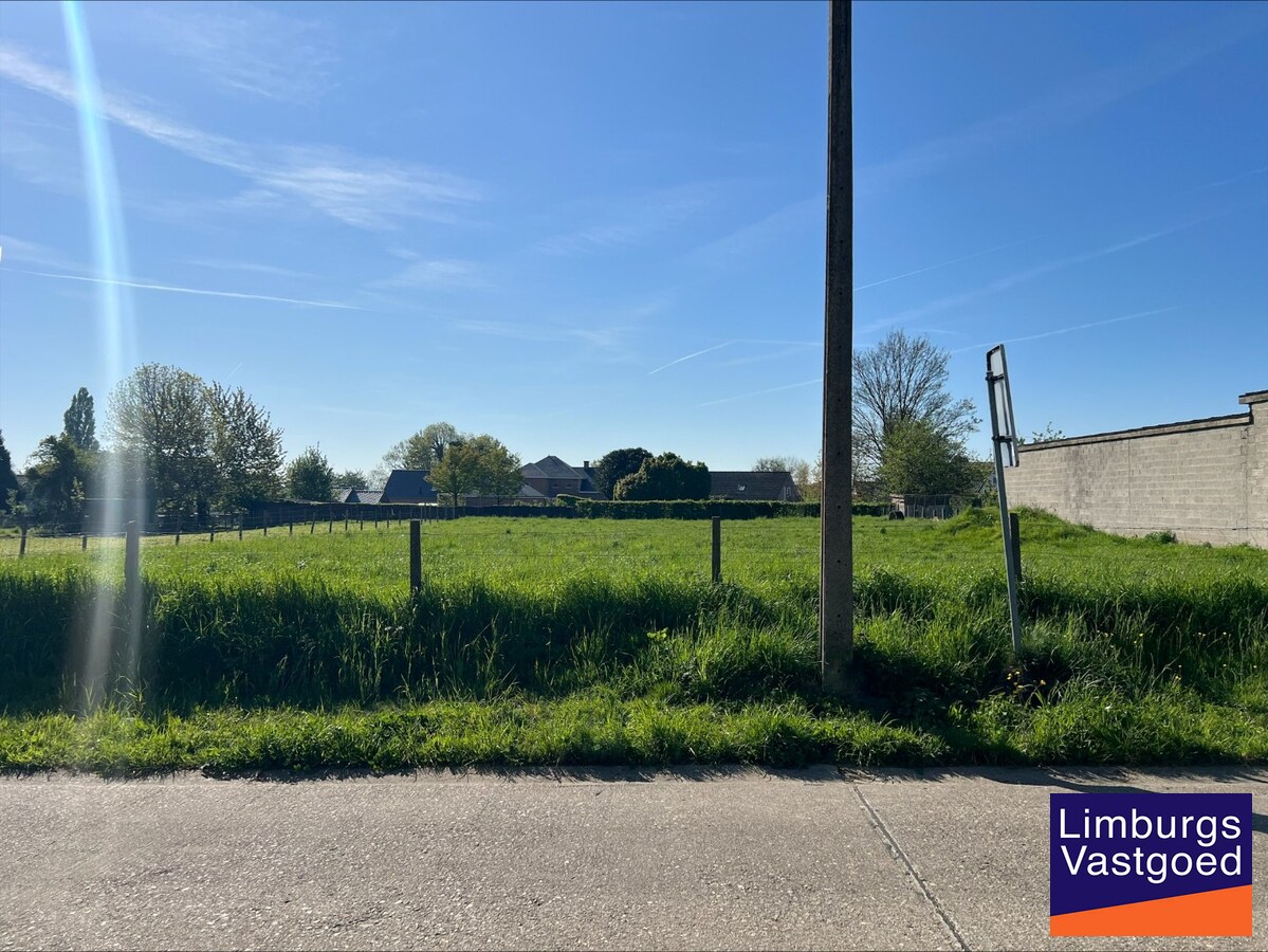 Nieuwbouwwoning, open bebouwing, 3 slpk, 14a14ca 
