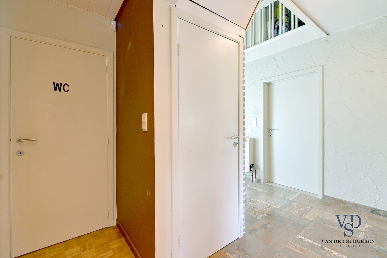 Tijdloze villa in residentiële wijk te Nazareth. 