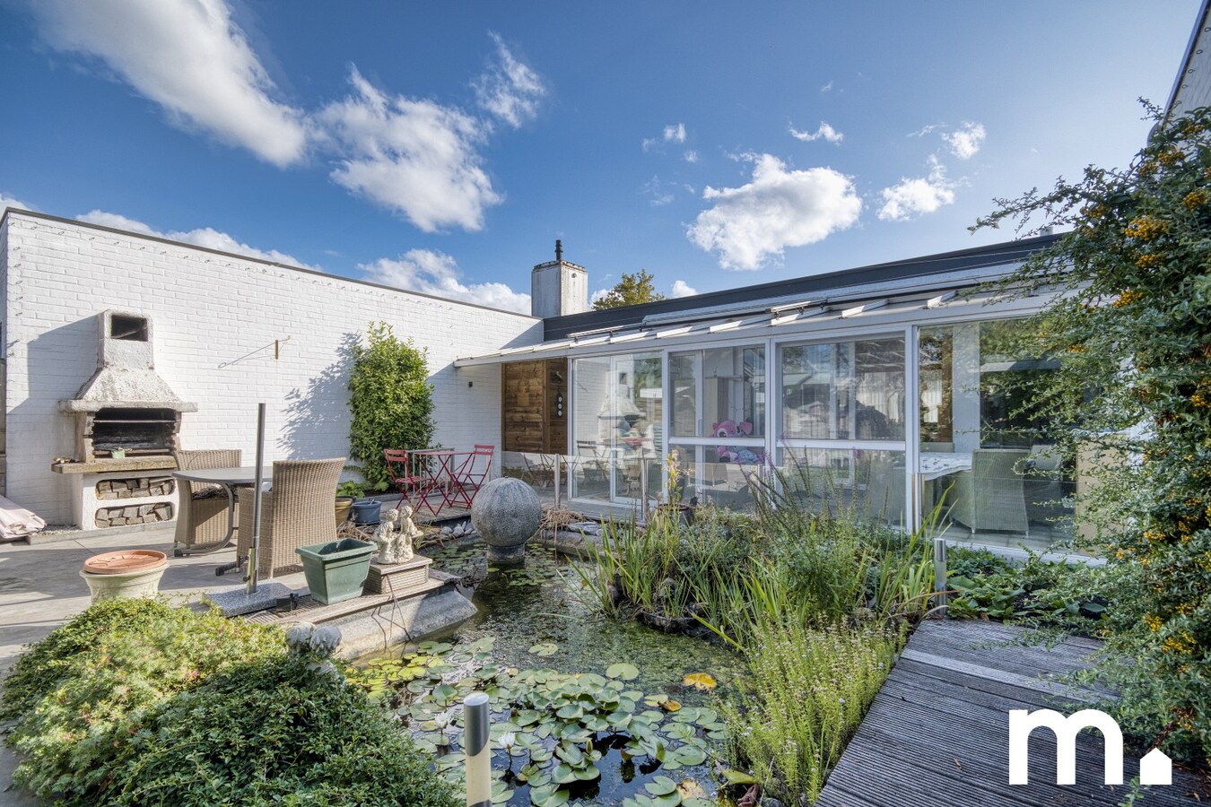 Rustig gelegen bungalow met garage te koop in Heule ! 