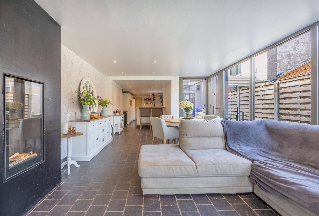 Uniek handelspand met woonst in het charmante Lissewege – tal van mogelijkheden! 