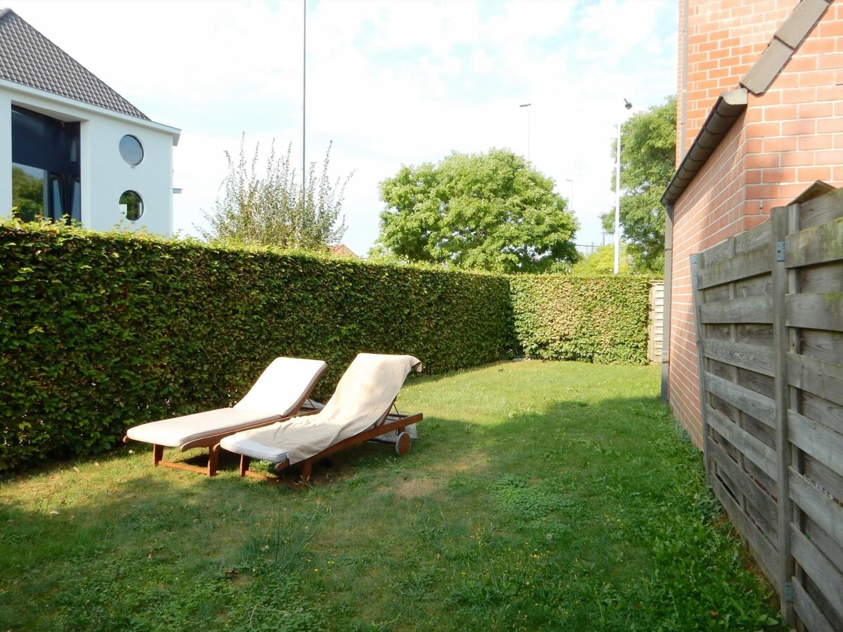 Gezellig appartement op uitstekende ligging met zonnige tuin 