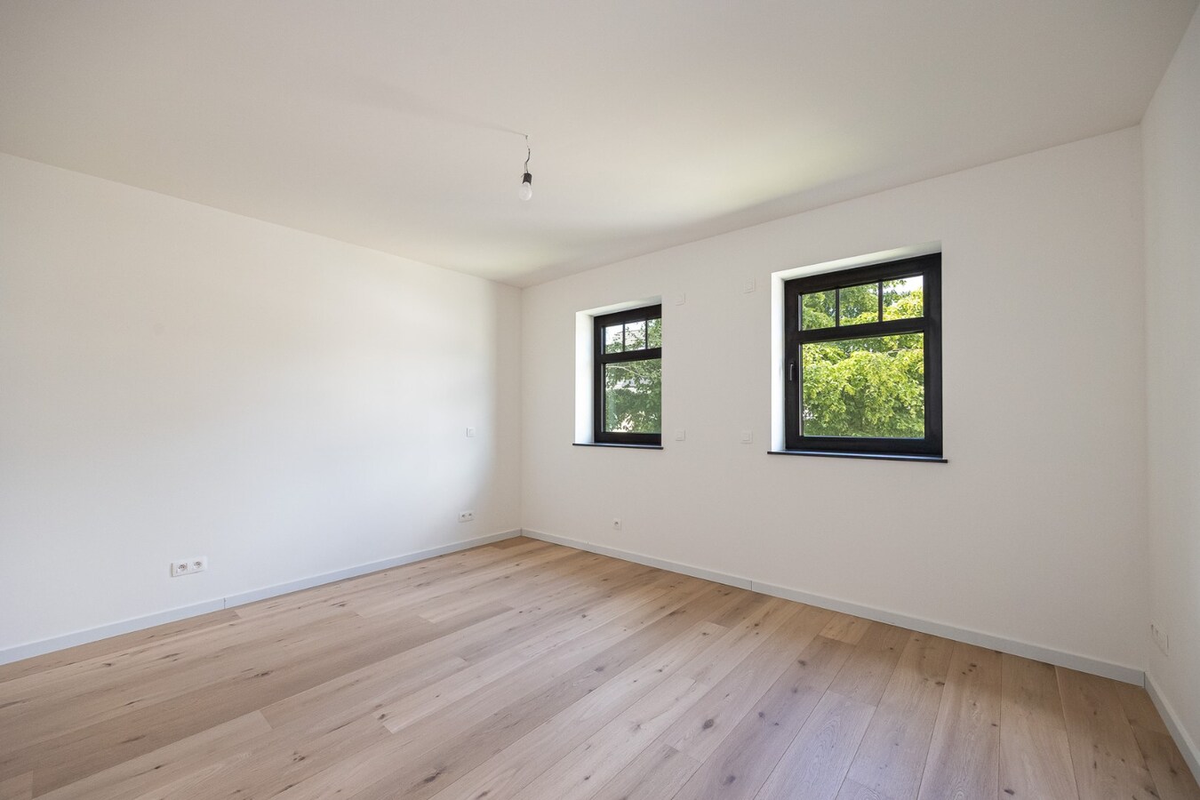 Energievriendelijke (A+) E-peil -5 nieuwbouwvilla in centrum Schilde met Zuid-tuin. 