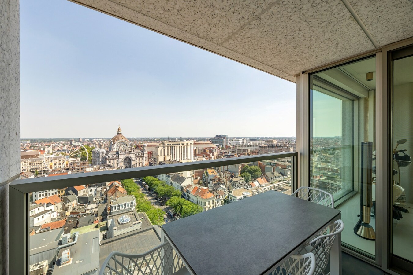 Exclusief wonen in Antwerp Tower | Luxueus appt. met 3 slpk en 2 terrassen! 