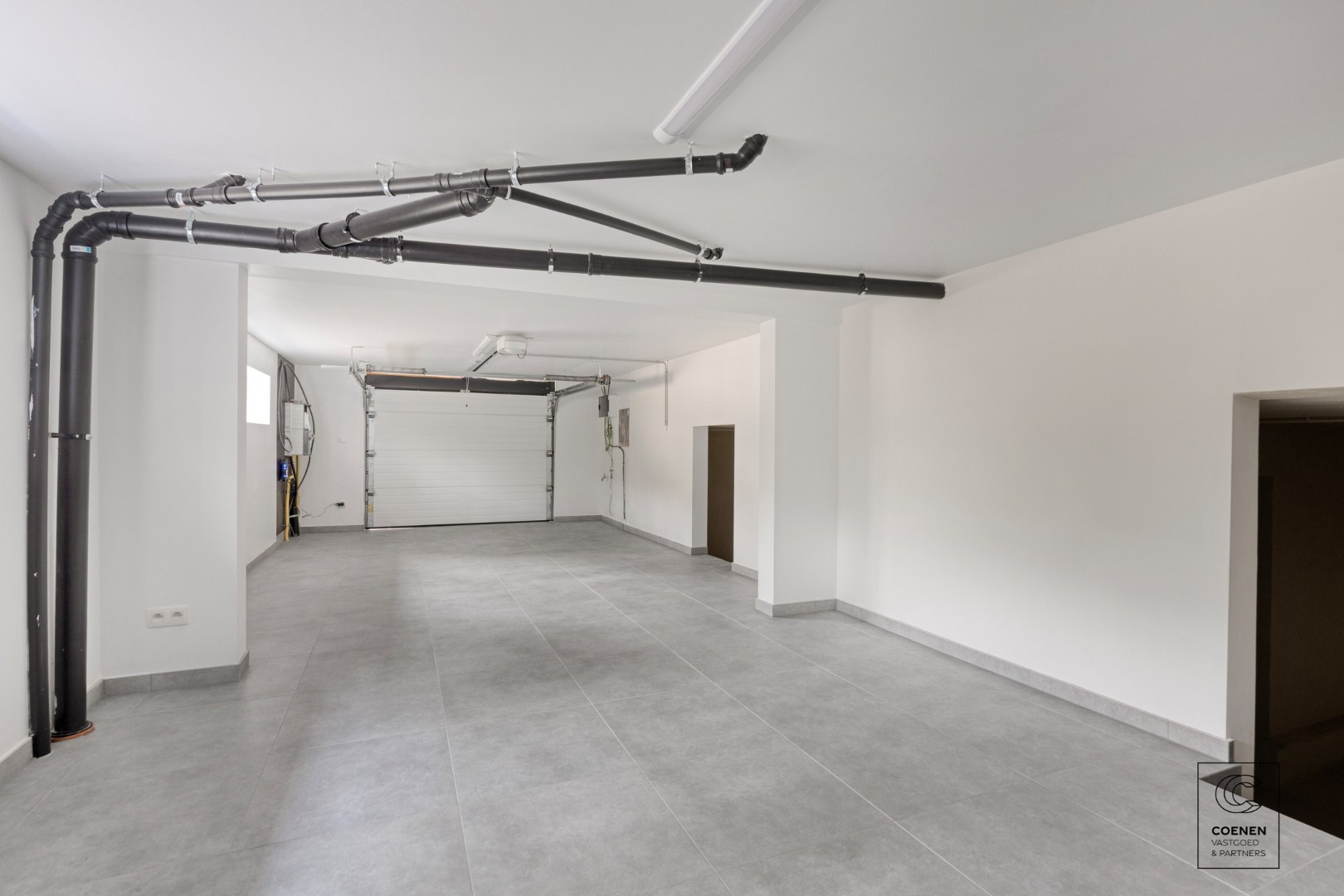 Prachtig gerenoveerde woning met 4 slpk, 2 badkamer en riante tuin op een toplocatie te Rijmenam! 