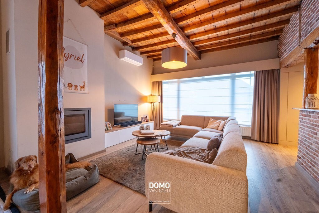 Verrassend ruime woning met karakter te Kuringen. 