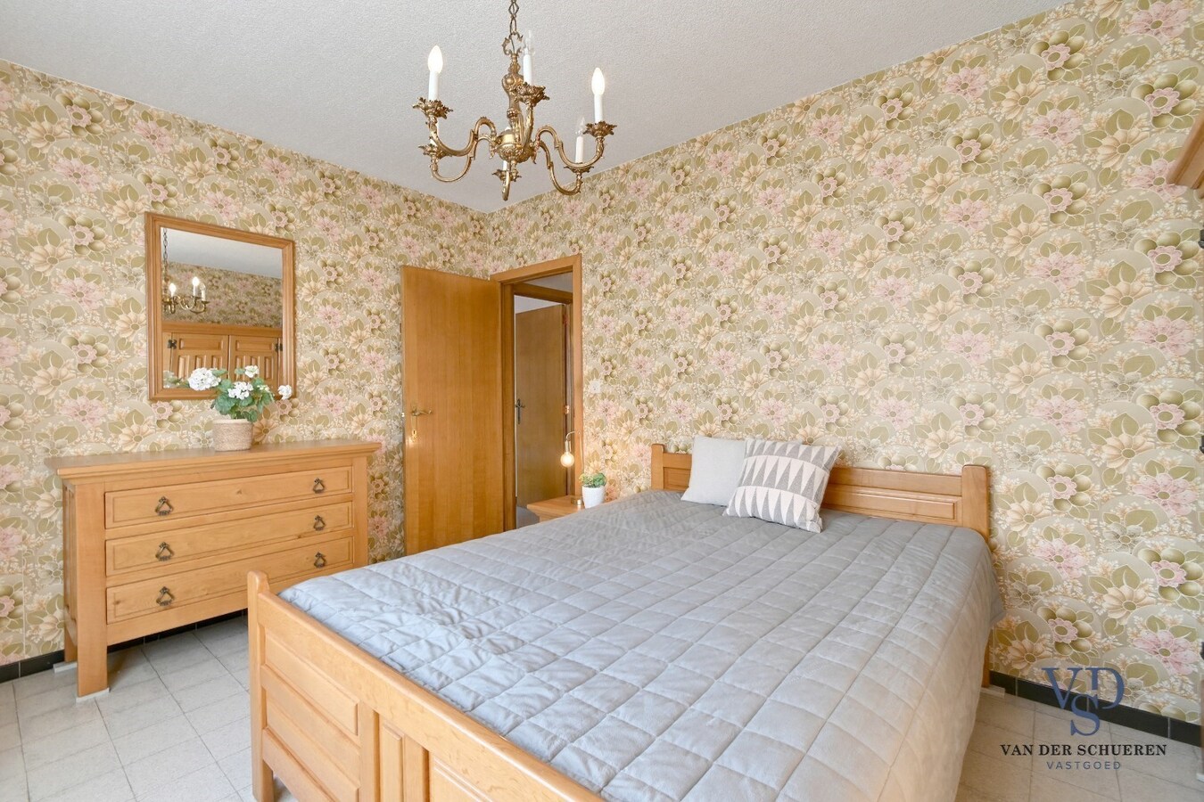 Degelijke bungalowwoning gelegen in een rustige verkaveling 