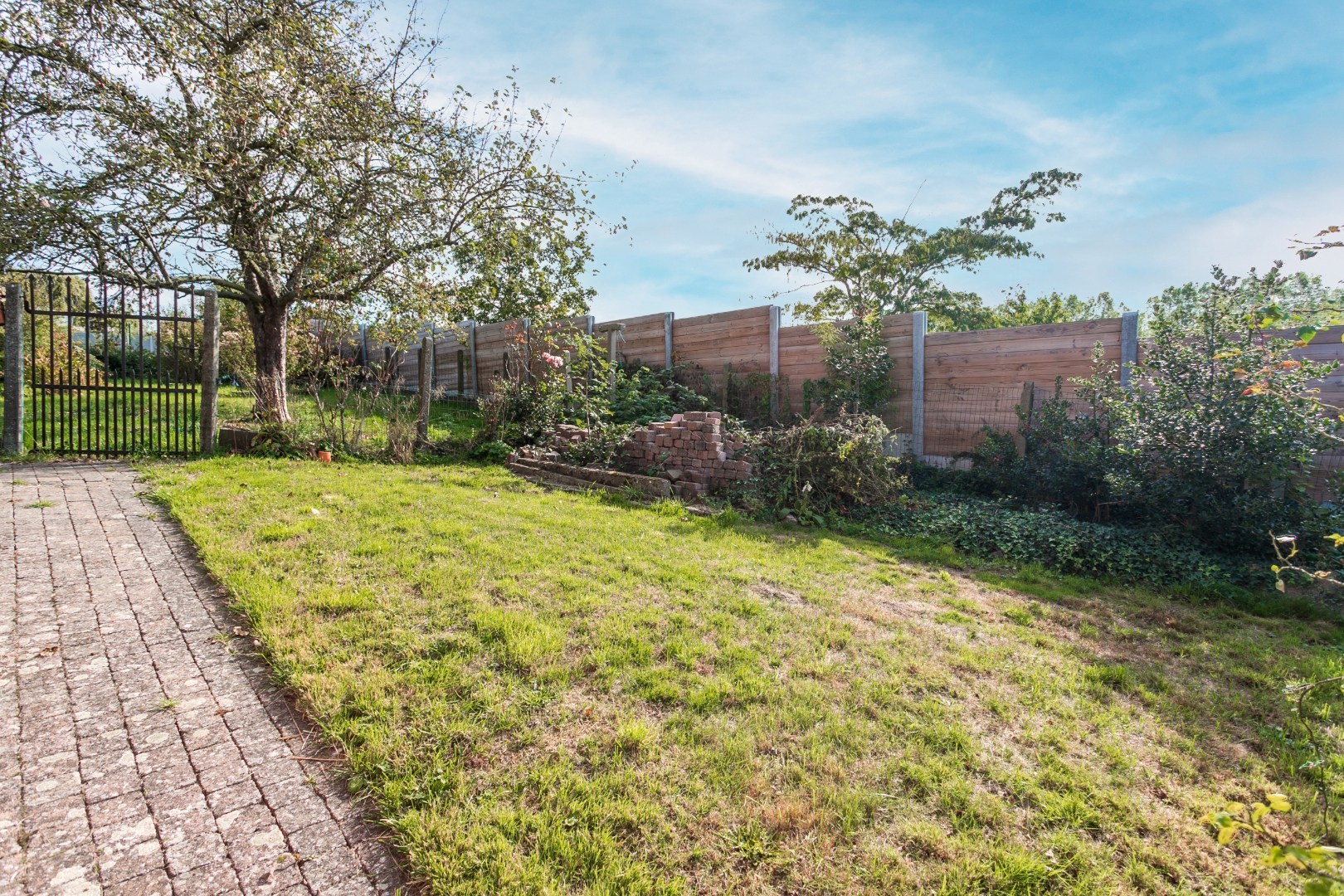 Karaktervolle, te renoveren herenhuis met enorm potentieel te Gooik 