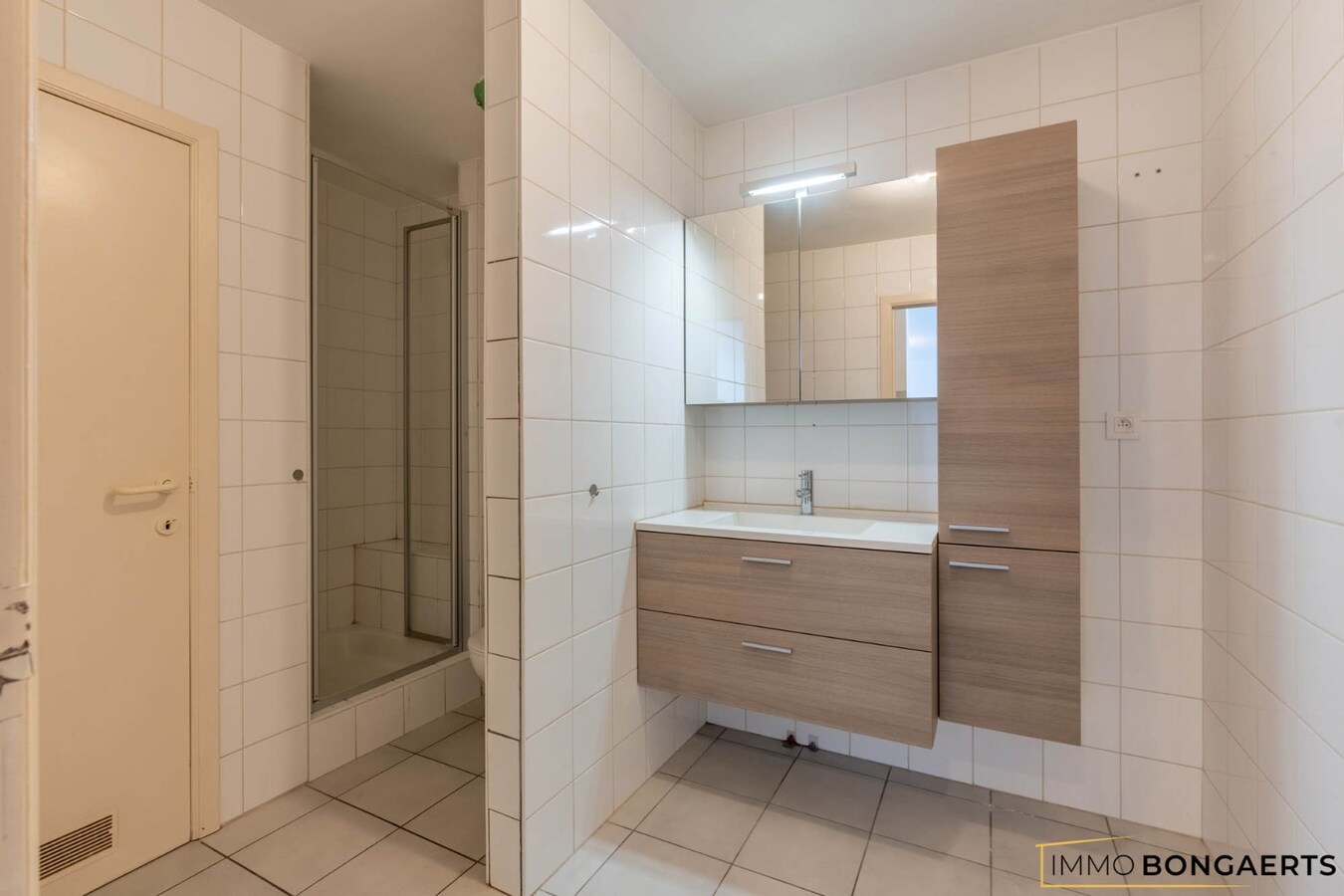 Gelijkvloersappartement met 1 slaapkamer en garage 