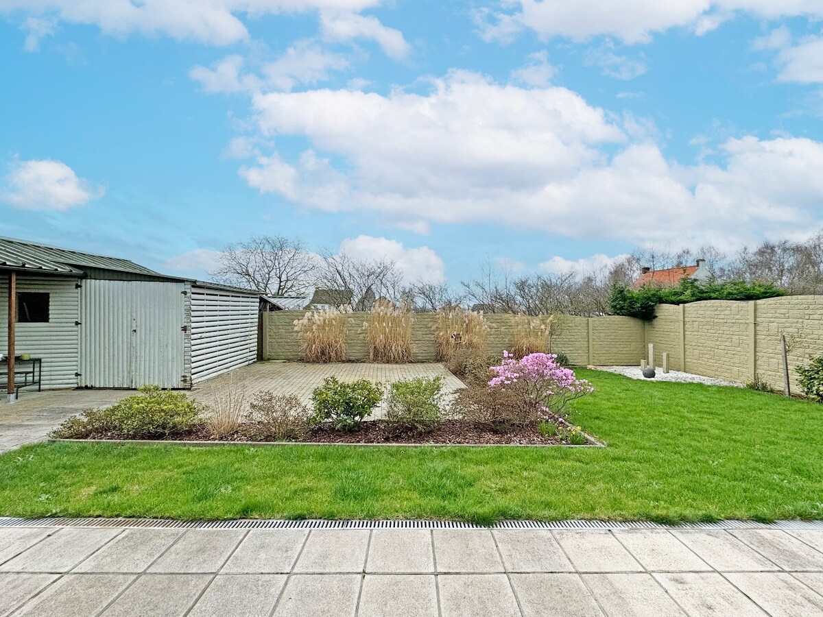 Ruime open bebouwing in landelijke stijl te Zottegem 