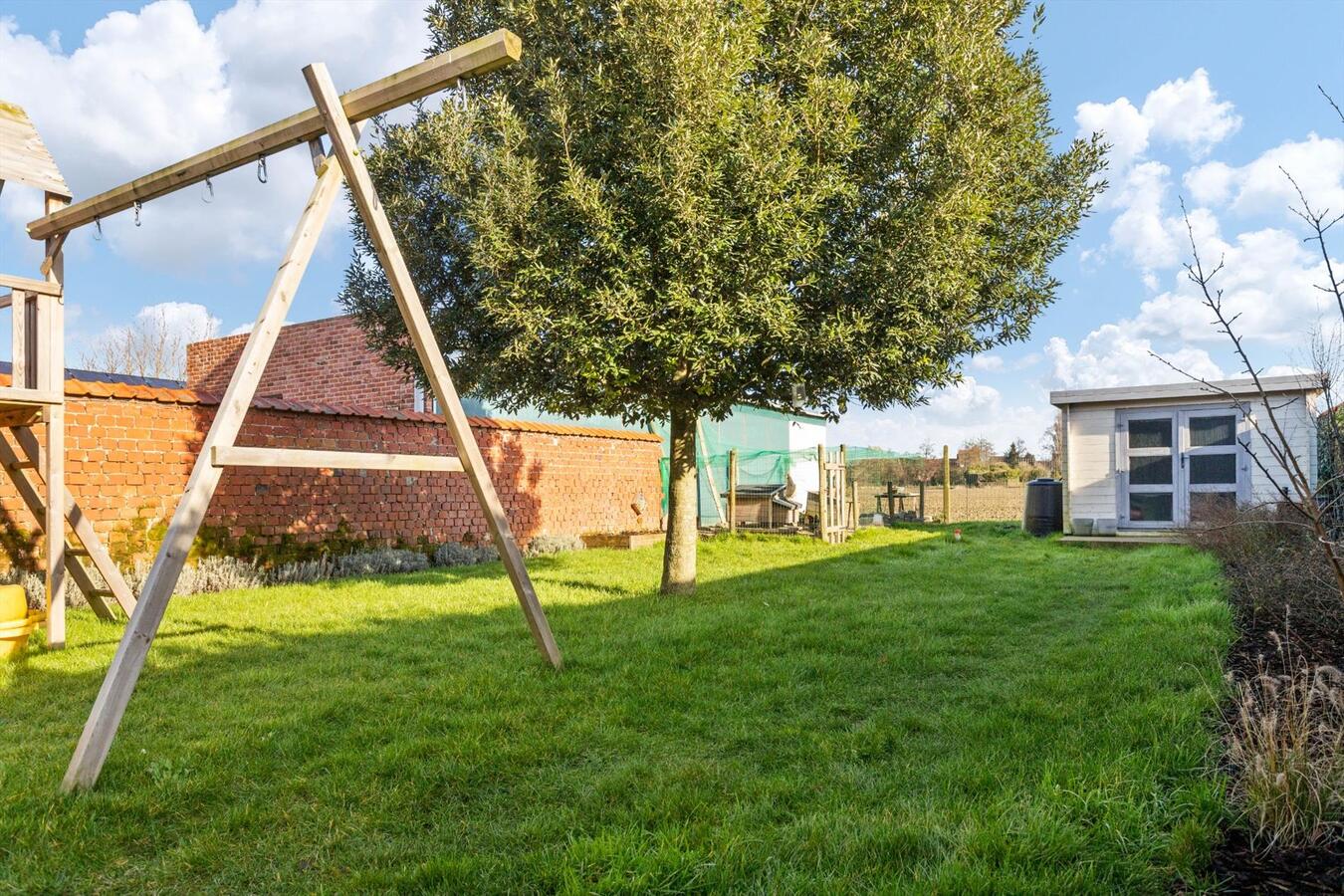 Energiezuinige woning in loftstijl met grote lichtrijke leefruimte. 