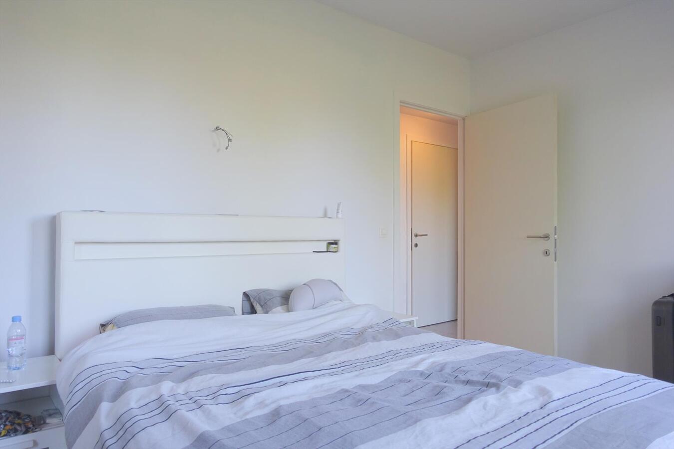 Lichtrijk appartement met terras 