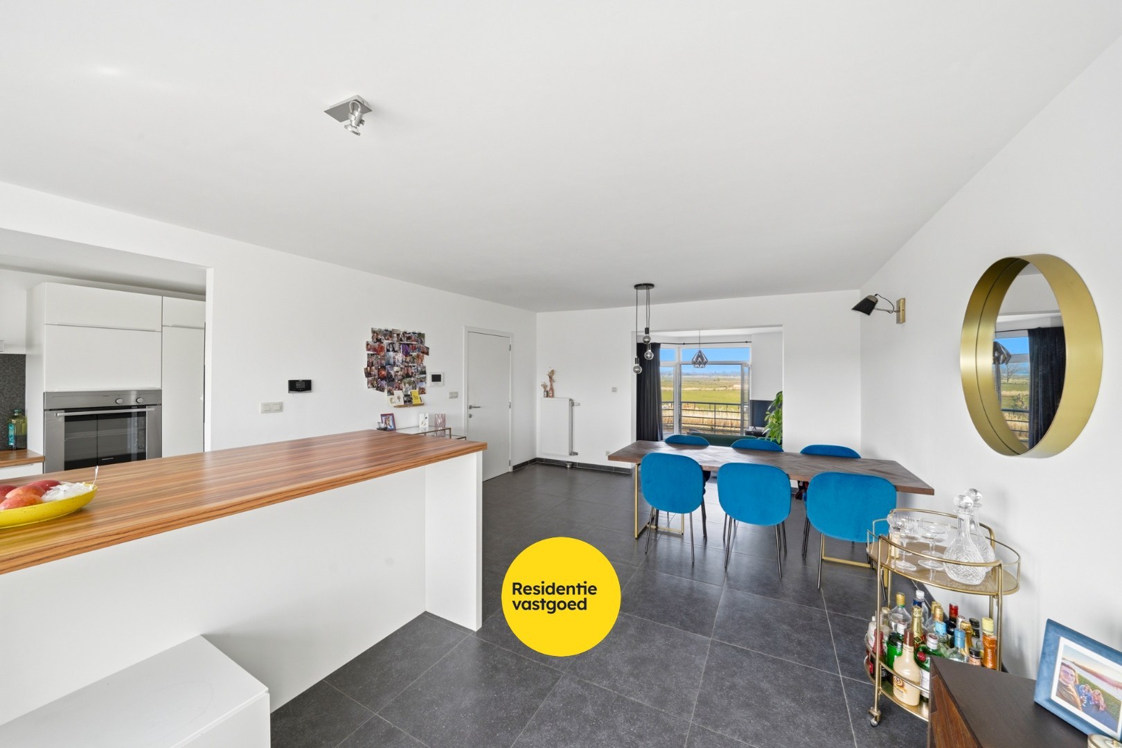 Instapklare woning met zicht op de vaart in Oudenburg 