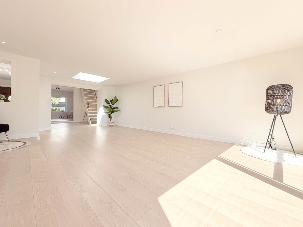 Prachtige ruime woning met grote zonnige tuin !    **** NONO INSPIRED **** 