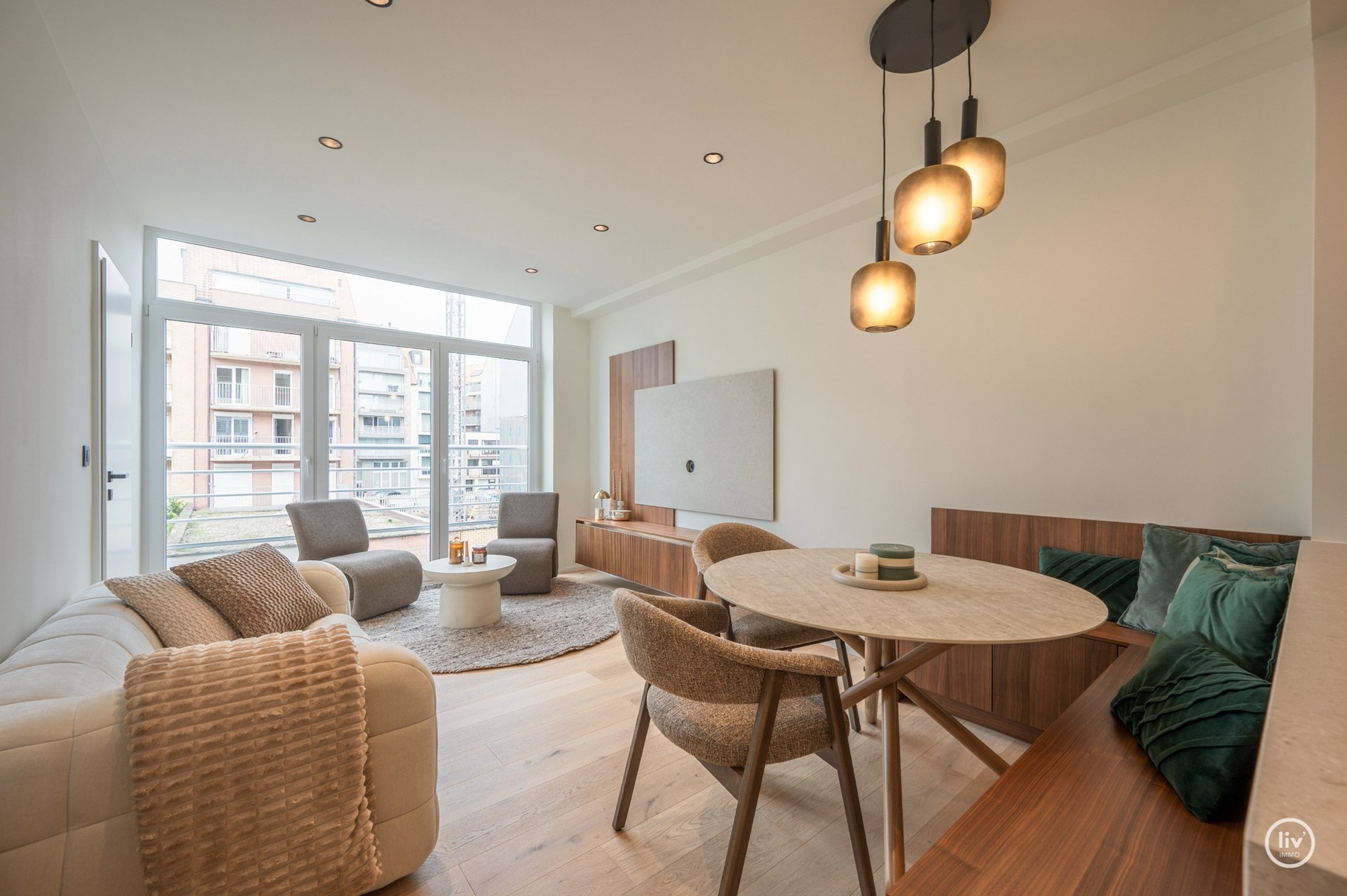 Volledig gerenoveerd 2-kamer appartement  op wandelafstand van de Zeedijk-Albertstrand. 