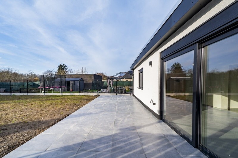 Gerenoveerde bungalow in pittoresk Uikhoven (Maasmechelen). 