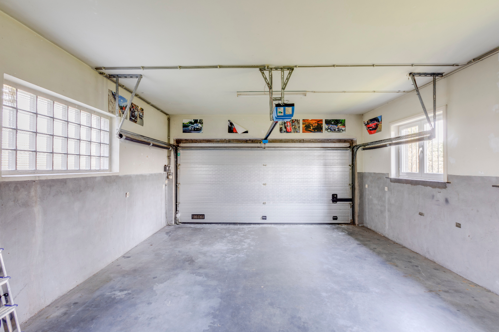 VERKOCHT ! Ruime villa (250m²) op mooi stuk grond (912m²) 