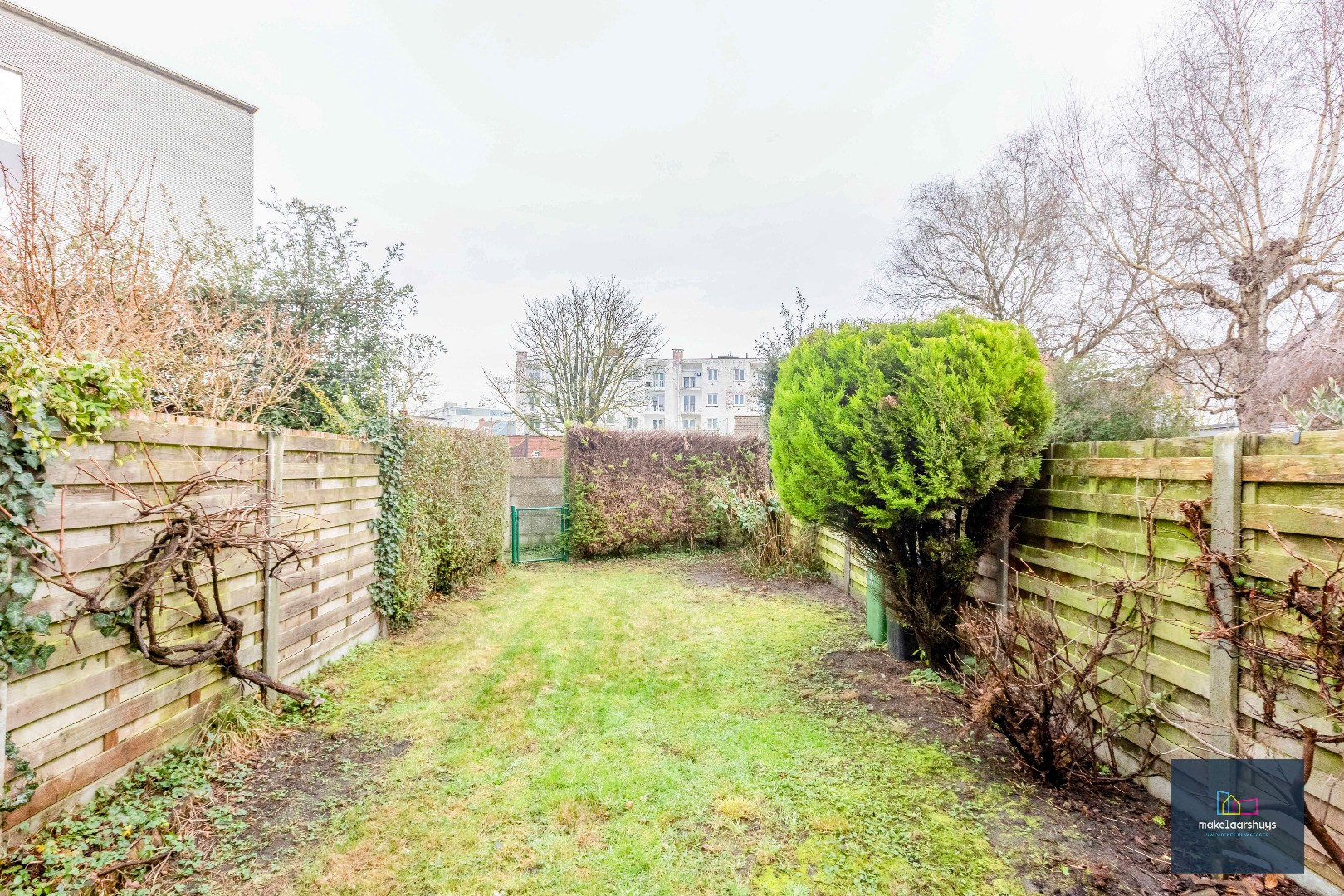 TOPLIGGING : te renoveren woning nabij Gent Sint-Pieters 