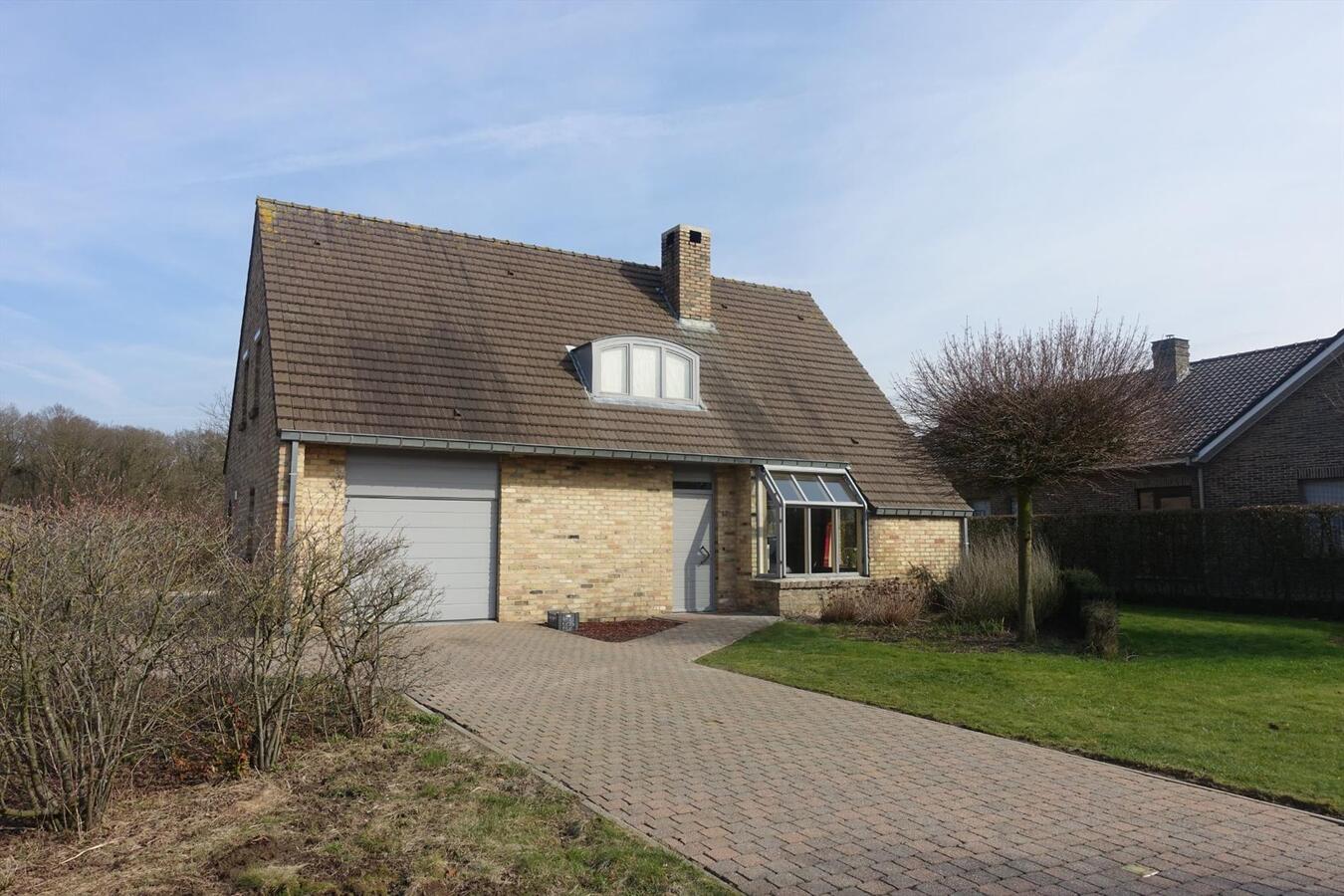 Residentieel gelegen, alleenstaande woning met achterliggende weide 