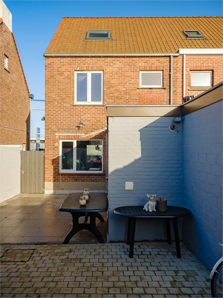 Instapklare, ruime half-open bebouwing in groene residentiële wijk te Evergem 