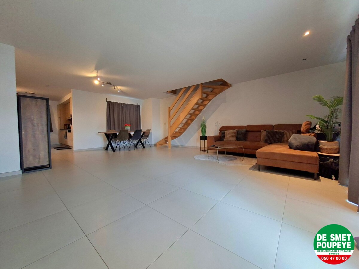 Ruim duplex appartement nabij 't station 