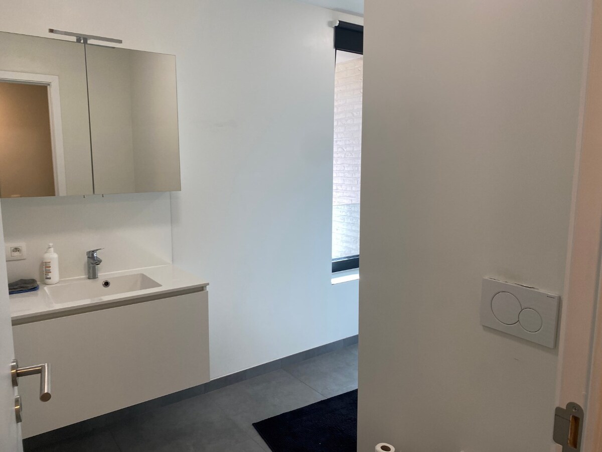 Nieuwbouwwoning nabij de Sterre - met terras en tuin ! 