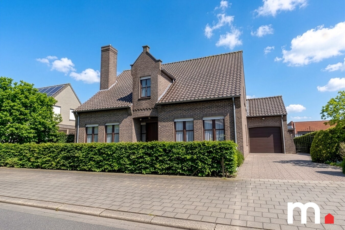 Alleenstaande villa met 6 slaapkamers en zonnige tuin op TOPligging ! 