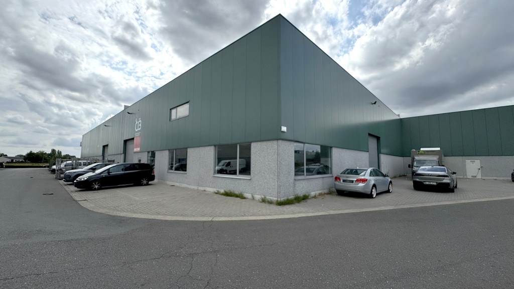 Instapklare bedrijfsunits te huur nabij E313 te Wommelgem