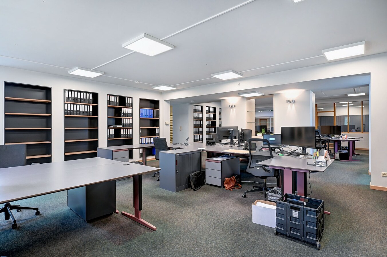 Uitzonderlijk kantoorgebouw met woonst 