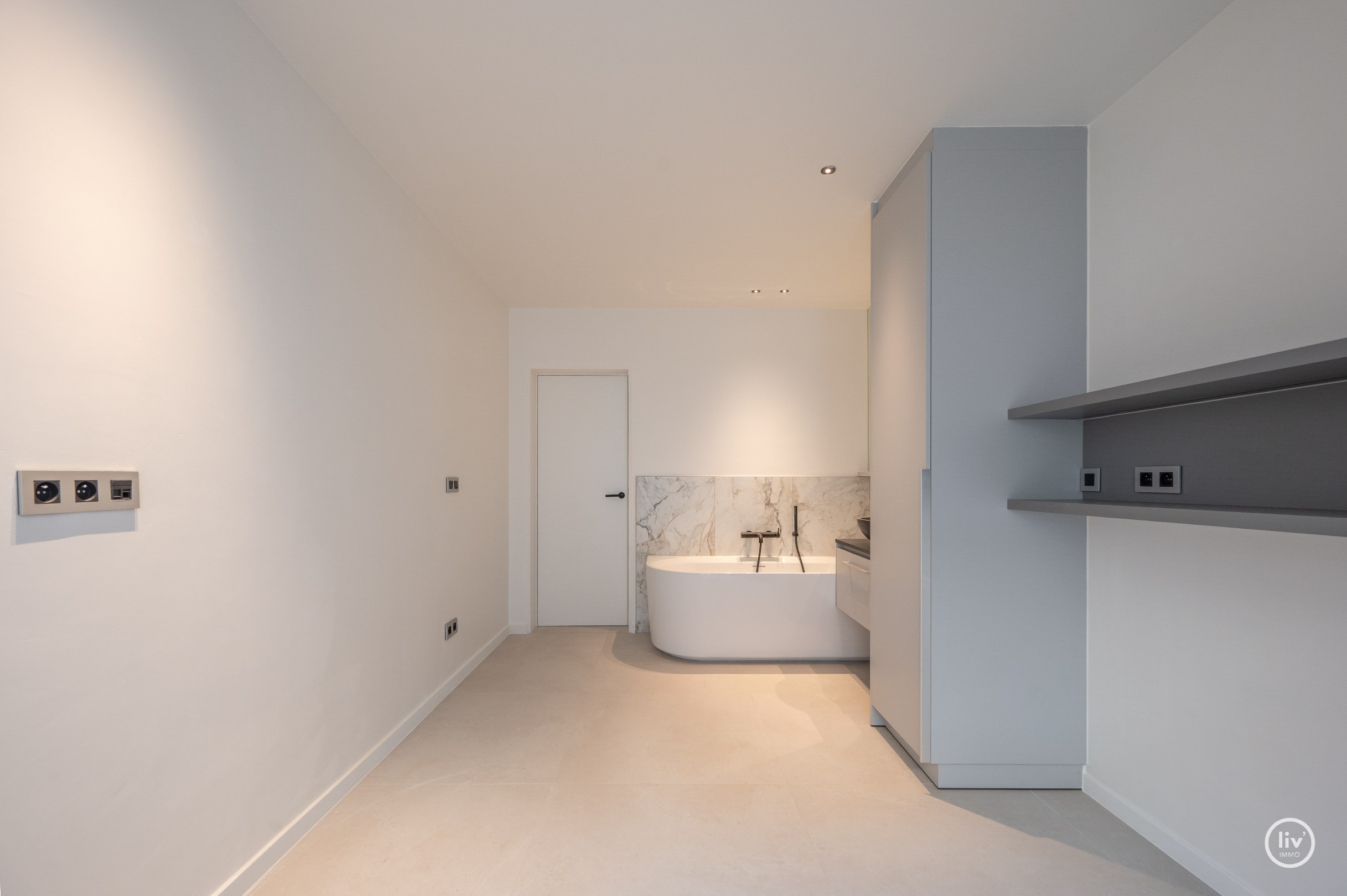 Gerenoveerd gelijkvloersappartement met koer in het Centrum van Knokke 