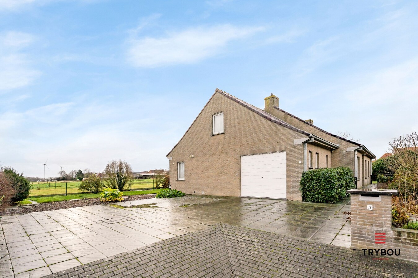 Statige, alleenstaande woning met rustige ligging te Ieper (Boezinge) 