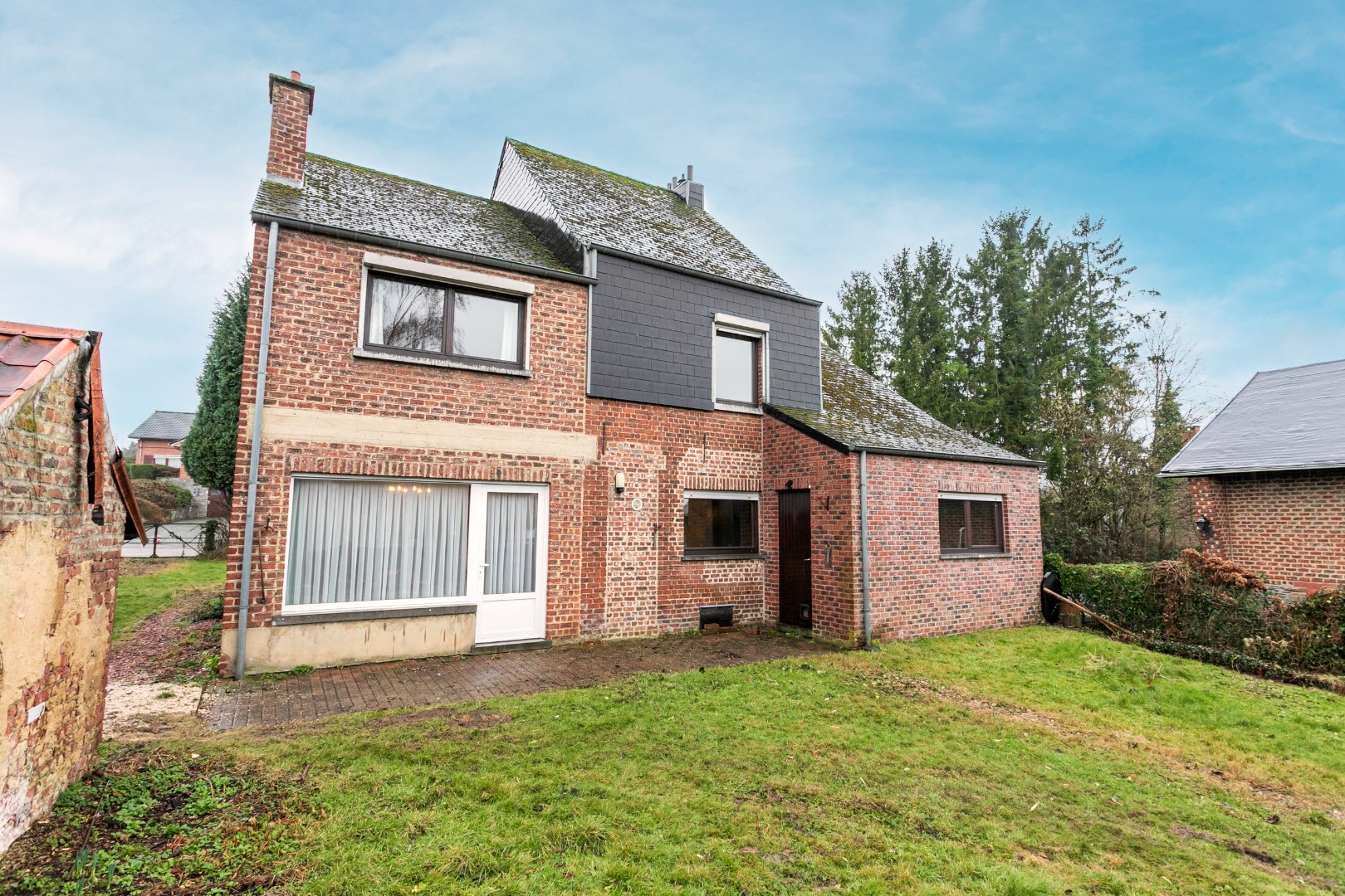 Vrijstaande woning (op 6a27) met 3 slpks, garage en tuin 