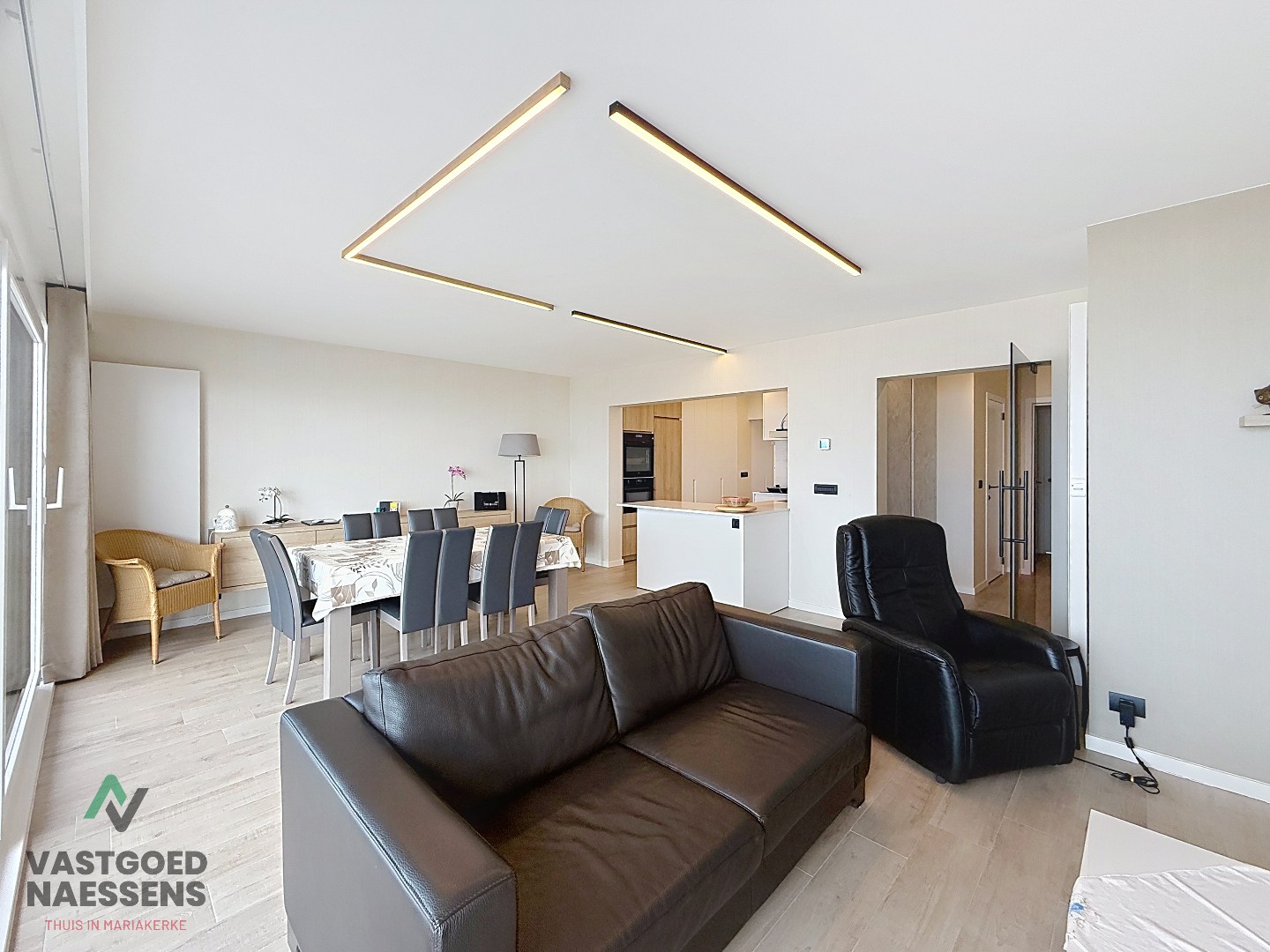 SCHITTEREND VERNIEUWD 3 SLPK APP MET ZICHT OP ZEE EN TERRAS 