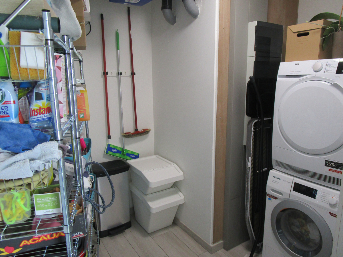 LUXUEUS 3-SLPK-APPARTEMENT  (zonder vaste kosten!). 