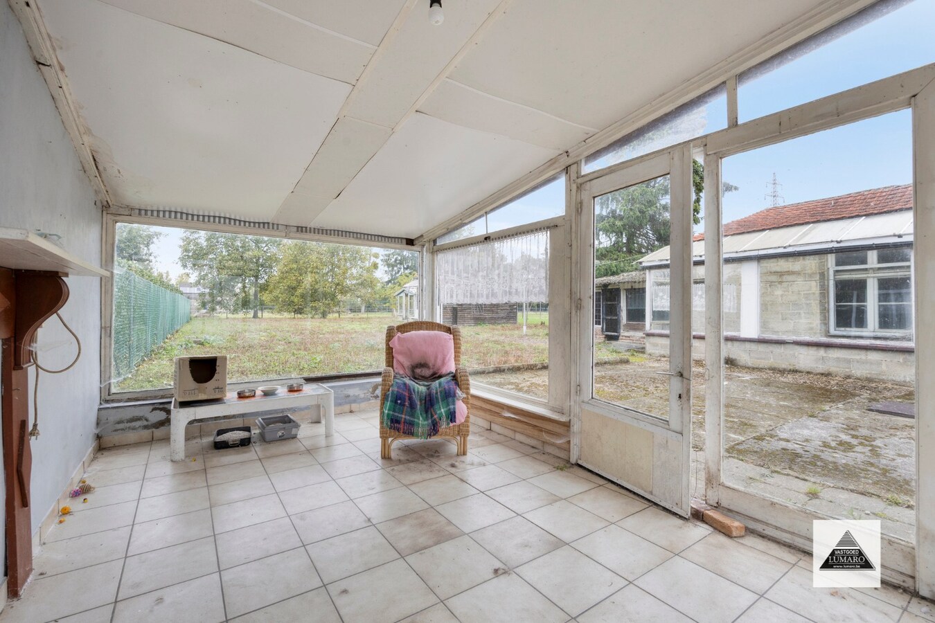 Te renoveren langgevel-hoeve op 3.536 m² in Maasdorp Boorsem 