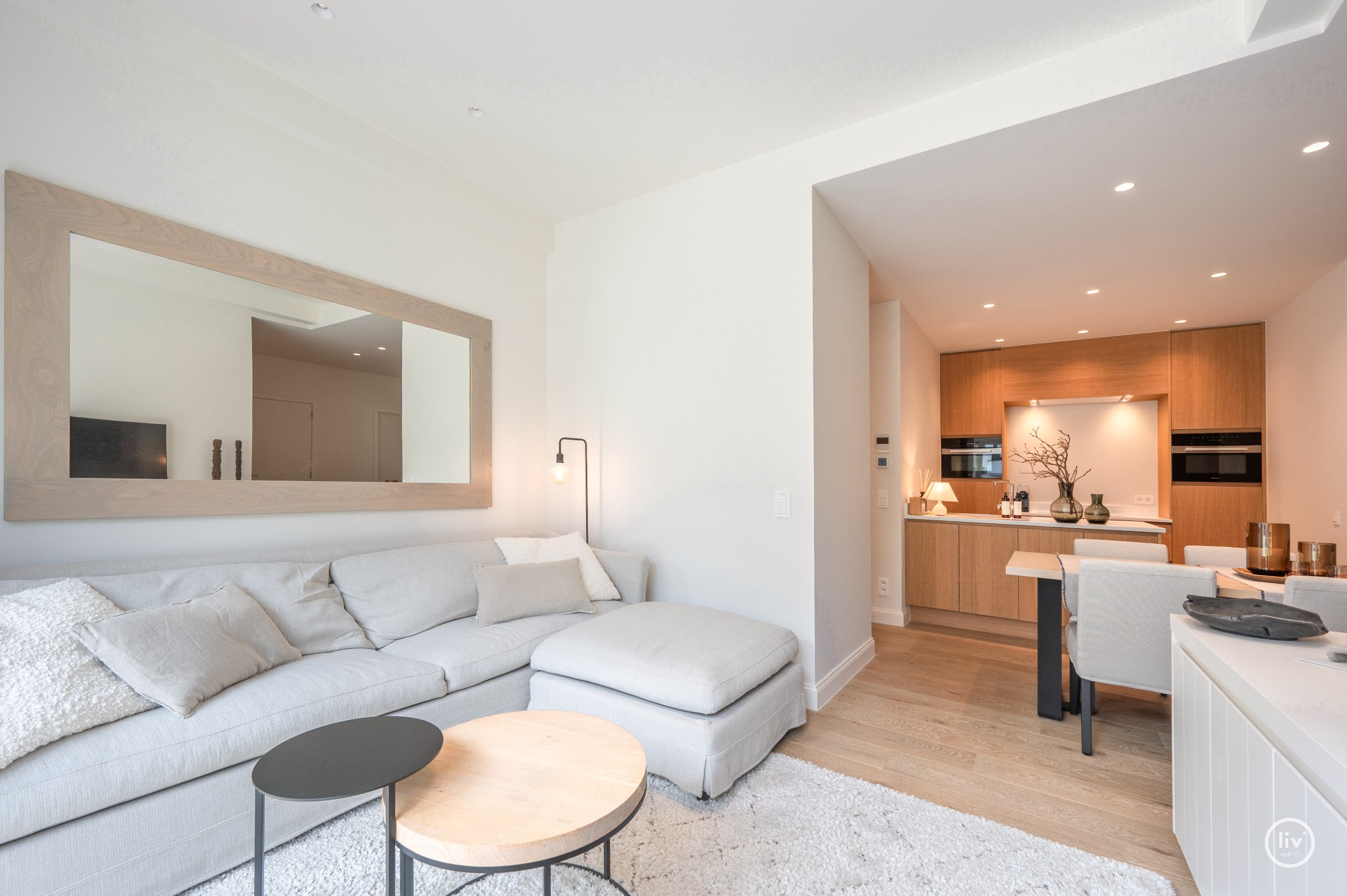 Gezellig gelijkvloersappartement met tof terras gelegen op de Leopoldlaan te Knokke. 