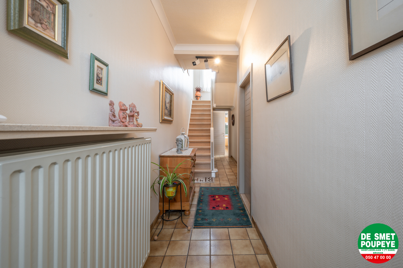 Verrassend ruime en goed onderhouden woning met ruime garage 