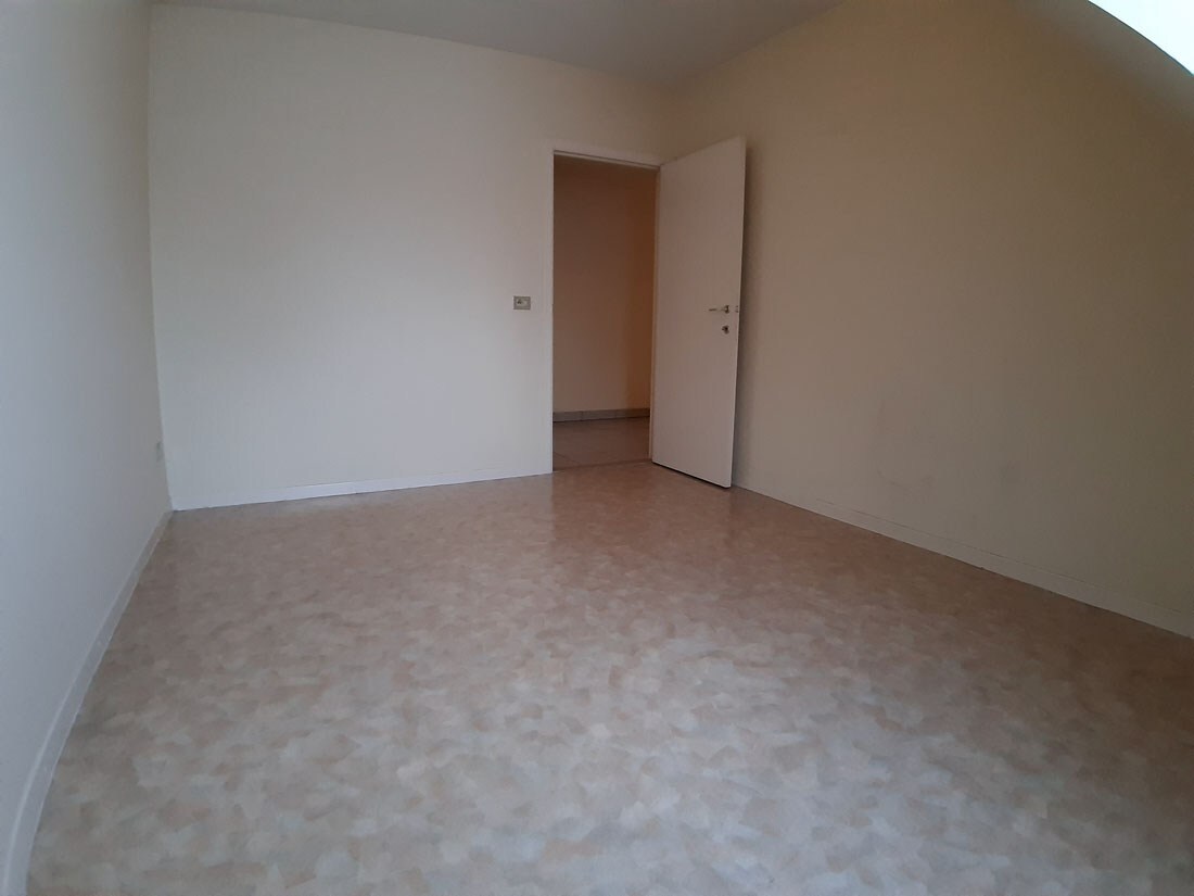 Ruim appartement op de 2de verdieping te Achel 