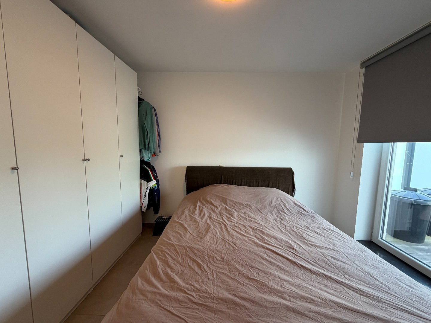 Verzorgd appartement met 2 slaapkamers, terras en garage. 