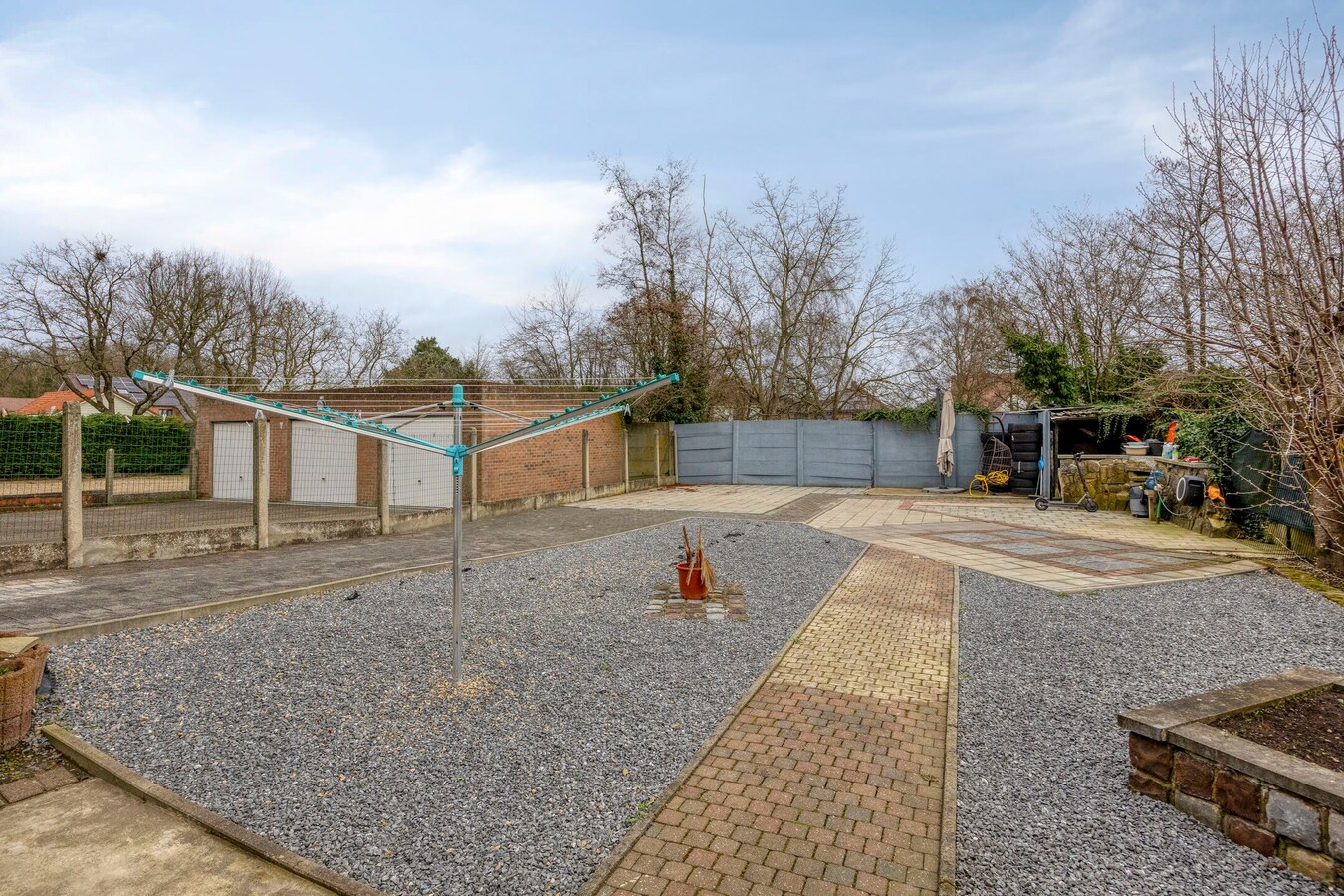 Residentieel gelegen woning met 4 slaapkamers.  Buurt 'De Hulst'. 