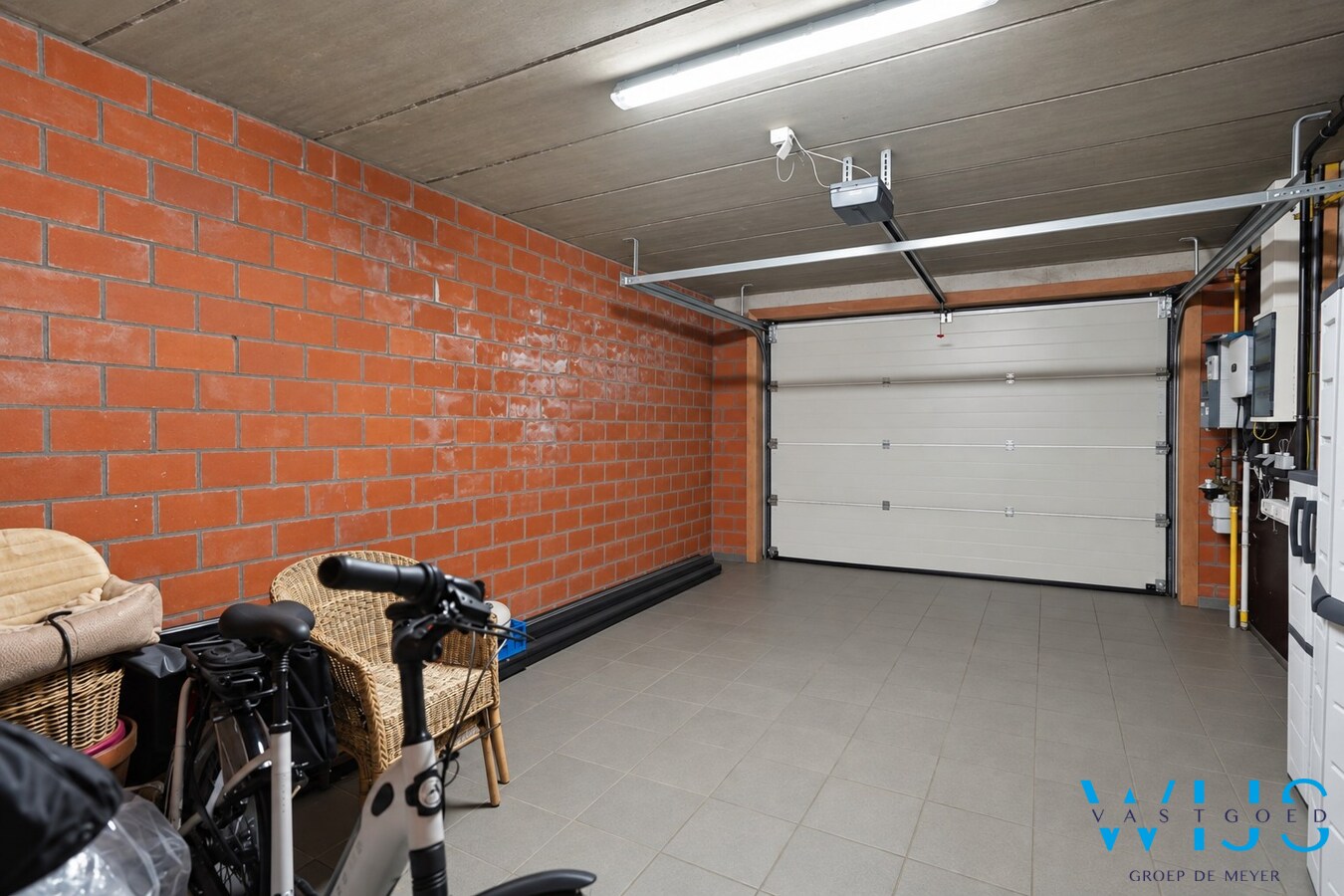 Ruime halfopen bebouwing met vier slaapkamers in Ertvelde 