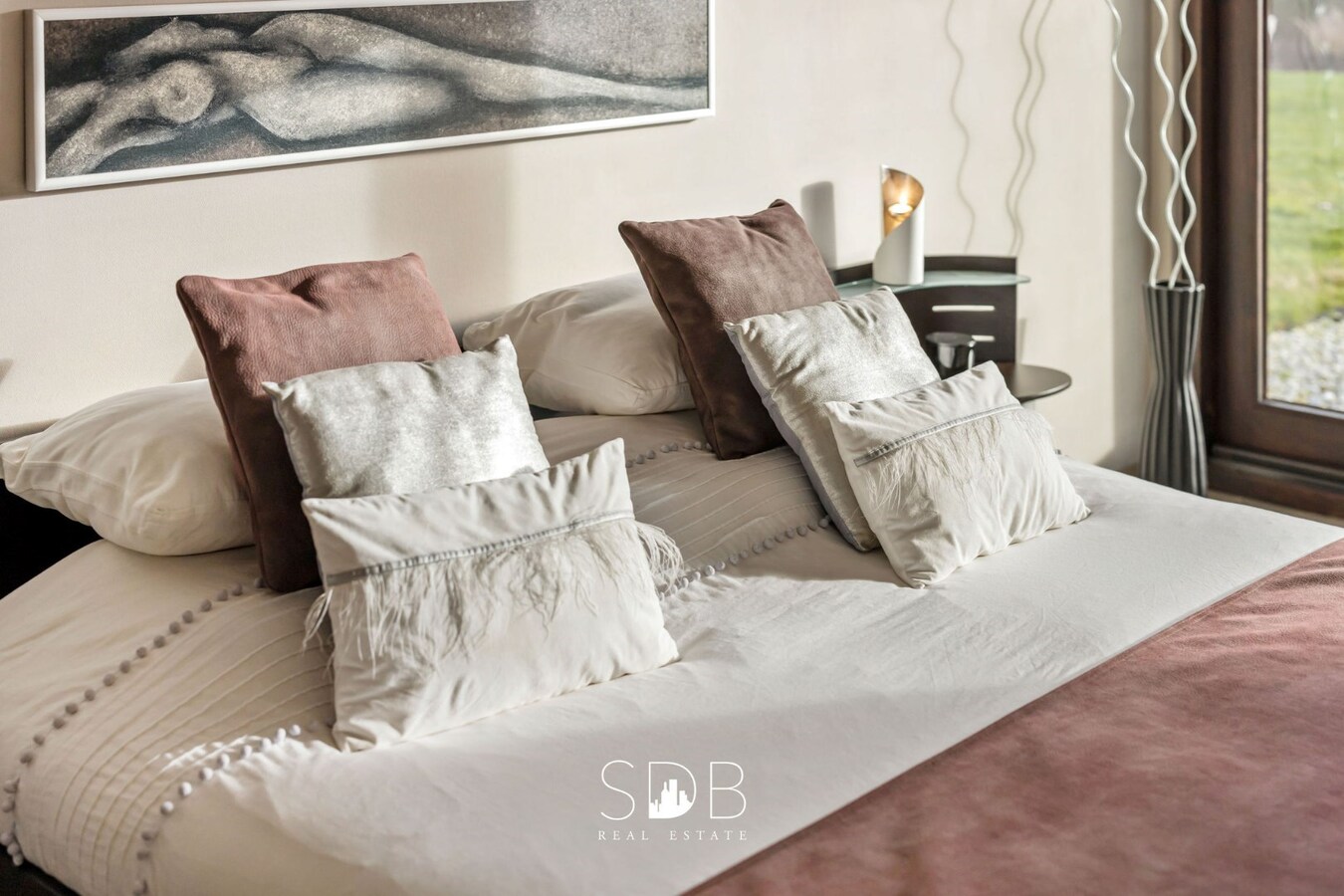 Prachtige ruime villa met gezinstuin + appartement op 2.135m² 