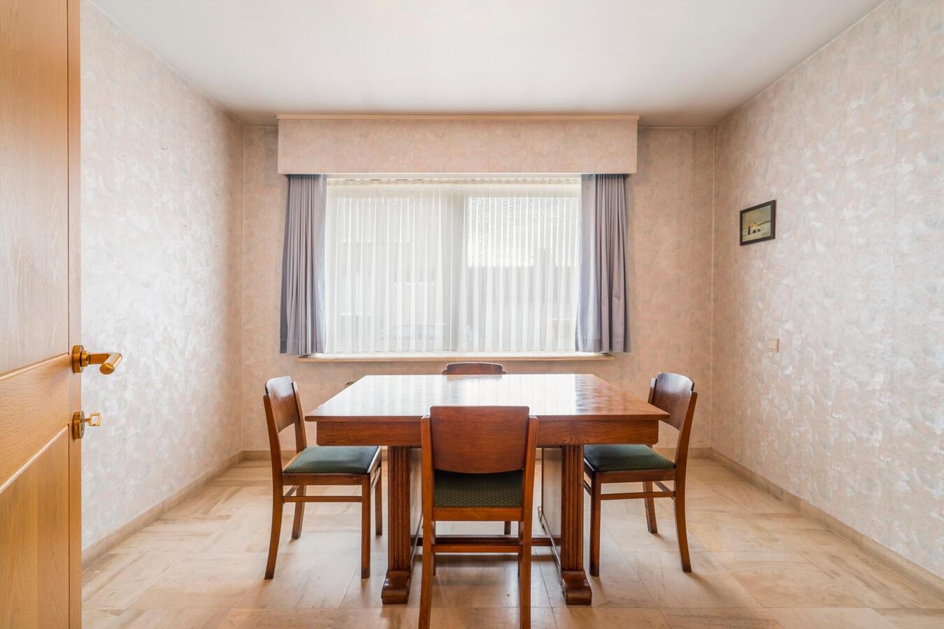 Uitstekend gelegen karakterwoning met tal van mogelijkheden 