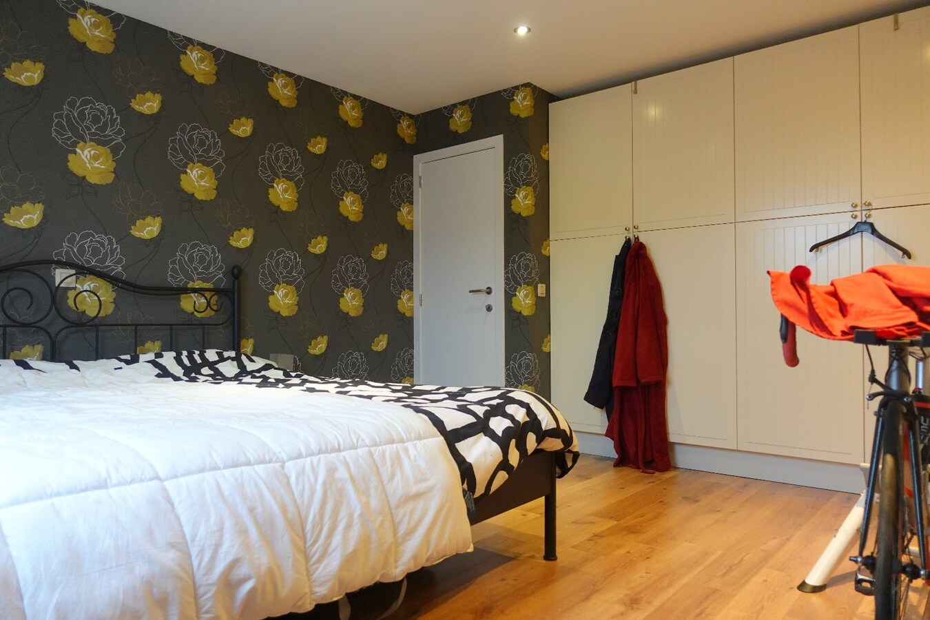 Verrassend ruime woning met 4 slaapkamers en garage 