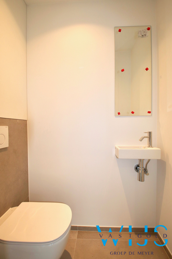 PRACHTIG gelijkvoersappartement te KLUIZEN ! 