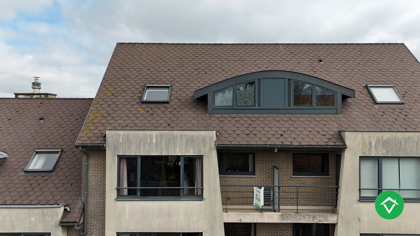 Appartement met 3 slaapkamers ruim terras en garage te Koekelare 